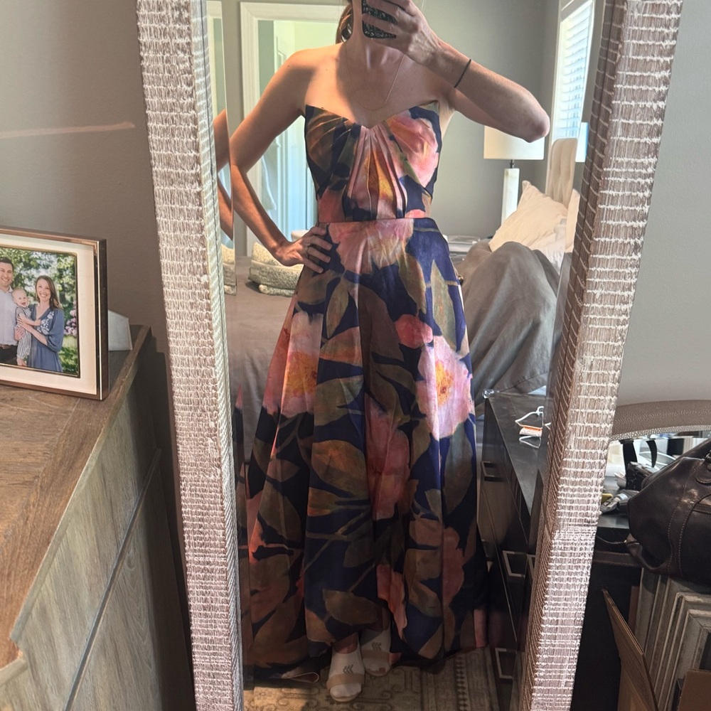 Theia Emilia Strapless Mikado Gown. Size 2 - Picture 6 of 6
